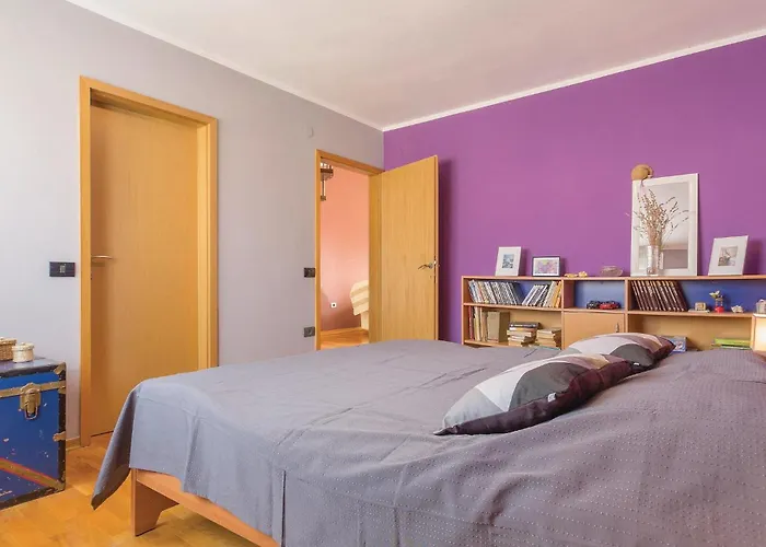 Apartamento Awesome In With Wifi Pula