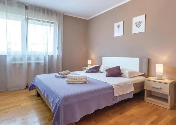 Apartamento Awesome In With Wifi