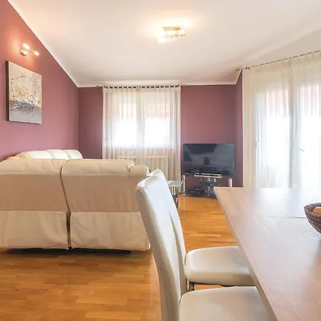 Apartmán 4 Bedroom In *