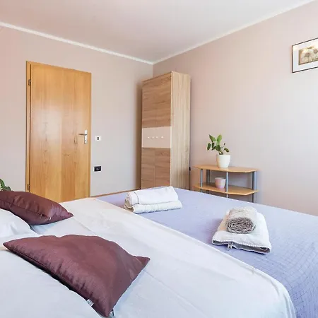 Apartmán 4 Bedroom In Pula