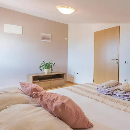 Apartmán 4 Bedroom In *