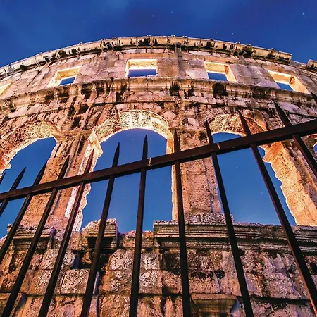 4 Bedroom In * Pula